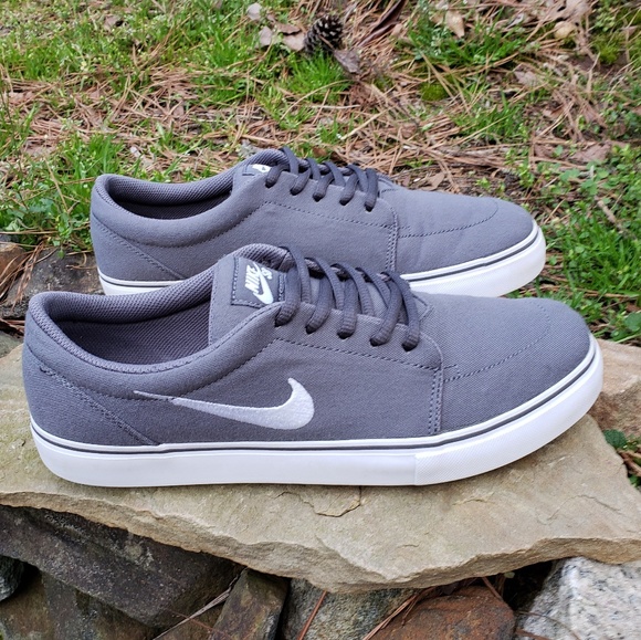nike sb satire canvas